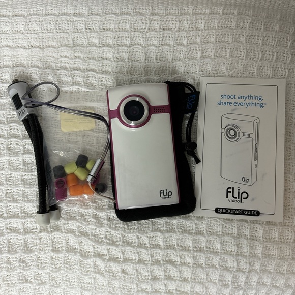 FLIP CAMERA & Tri-Pod